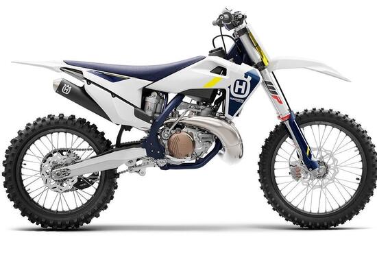 Husqvarna è pronta con la gamma Motocross 2022 a 2 e 4 tempi! Husqvarna è pronta con la gamma Motocross 2022 a 2 e 4 tempi!