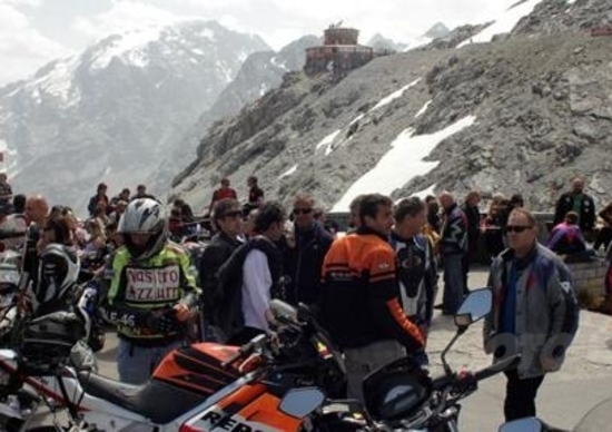 Motoraduno dello Stelvio. Tutte le informazioni Motoraduno dello Stelvio. Tutte le informazioni