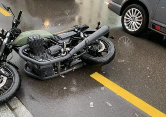 Nico Cereghini: La Guzzi a terra e il motociclista spaventato Nico Cereghini: La Guzzi a terra e il motociclista spaventato