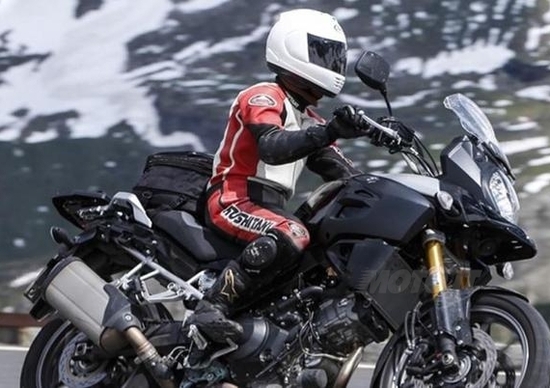 Suzuki V-Strom 1000 my 2014, le prime foto in strada Suzuki V-Strom 1000 my 2014, le prime foto in strada
