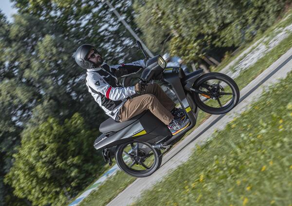 Scooter Askoll 2021. Nuovi colori e nuove batterie