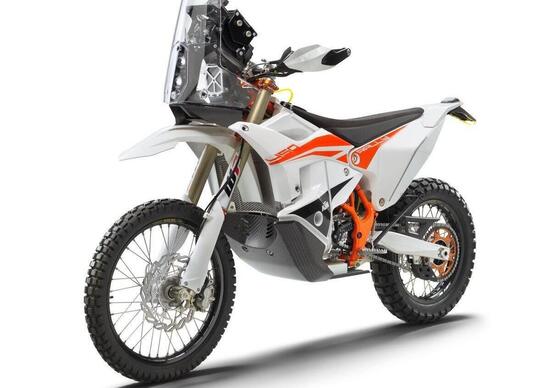 Vuoi la KTM della Dakar? Eccoti servito: costa 32.000 euro, ma ne fanno solo 80... Vuoi la KTM della Dakar? Eccoti servito: costa 32.000 euro, ma ne fanno solo 80...