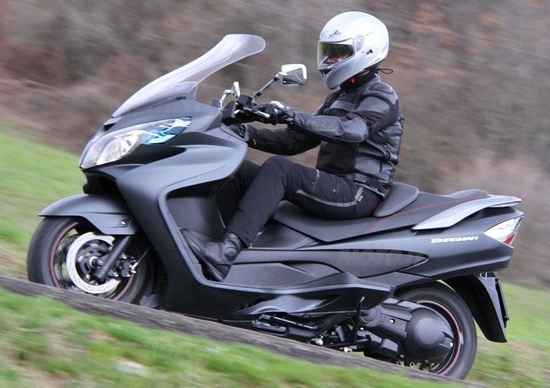 Suzuki Burgman 400 Lux Suzuki Burgman 400 Lux