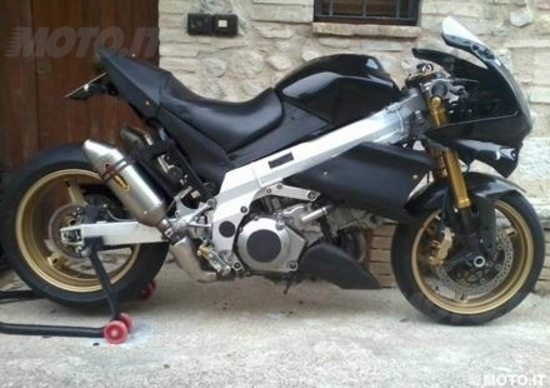 Le Strane di Moto.it: Suzuki V-Strom 1000 Café Racer Le Strane di Moto.it: Suzuki V-Strom 1000 Café Racer