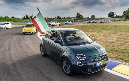 Fiat dedica la nuova 500e Tricolore alla vittoria europea degli azzurri, Ma non solo quella Fiat dedica la nuova 500e Tricolore alla vittoria europea degli azzurri, Ma non solo quella