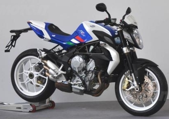 Una MV Agusta Brutale 675 edizione speciale per celebrare i Campionati di Canottaggio Una MV Agusta Brutale 675 edizione speciale per celebrare i Campionati di Canottaggio