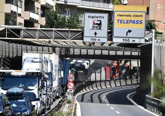 Genova, la A10 chiude ad agosto. Si rischia il caos Genova, la A10 chiude ad agosto. Si rischia il caos