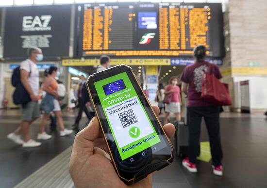Green Pass da lunedì 26. No alle regioni gialle. Stato di emergenza fino al 2022? Green Pass da lunedì 26. No alle regioni gialle. Stato di emergenza fino al 2022?