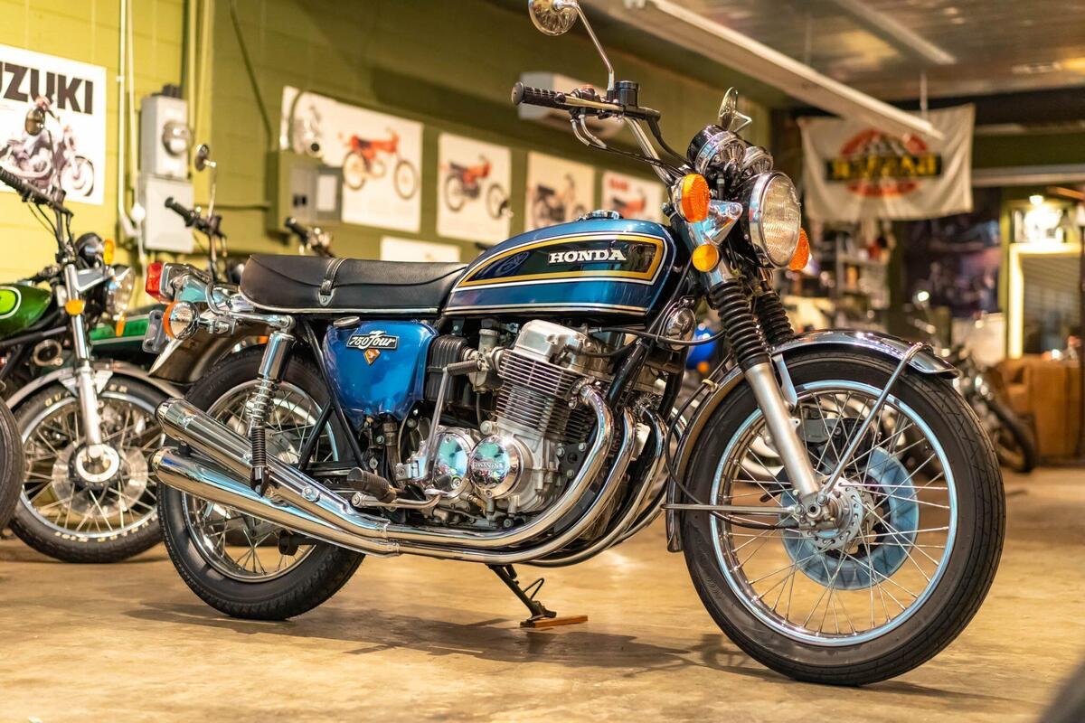 Honda Cb750 Four Two Vintage Specimens Are Up For Auction Ruetir