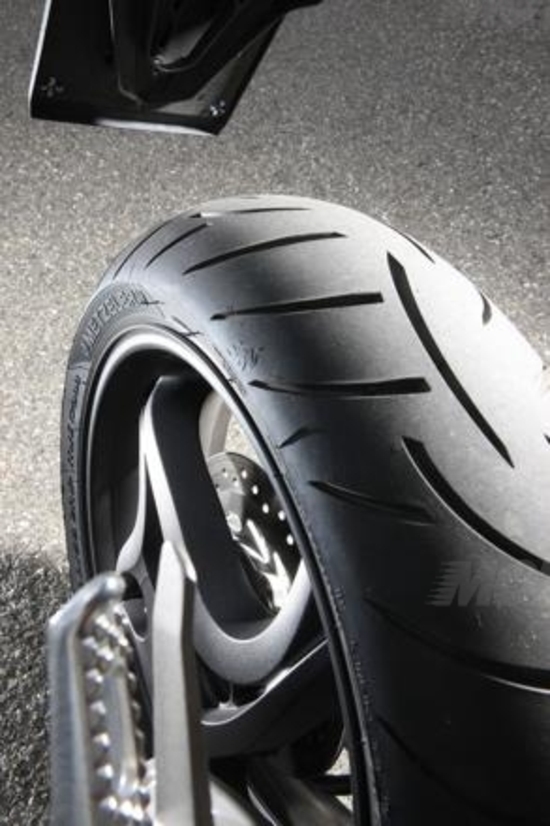 Metzeler: nuova specifica (O) per la misura 190/55 ZR 17 del Roadtec Z8 Interact Metzeler: nuova specifica (O) per la misura 190/55 ZR 17 del Roadtec Z8 Interact