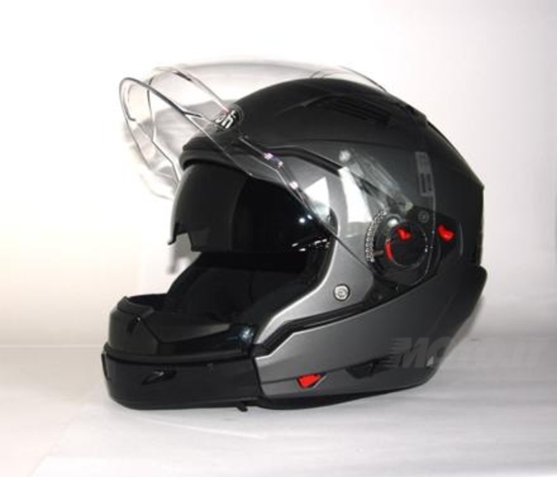 Casco Airoh Executive, il modulare innovativo - Accessori - Moto.it