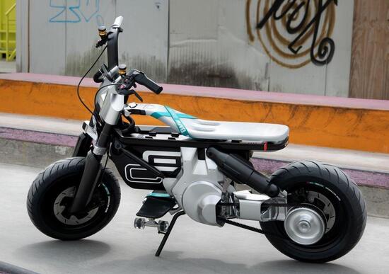 BMW Concept EC 02. L'elettrico urbano per nuovi motociclisti BMW Concept EC 02. L'elettrico urbano per nuovi motociclisti