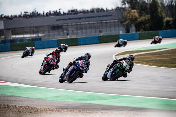 Sbk 2021 Le Pagelle Del Gp A Magny Cours Superbike Moto It