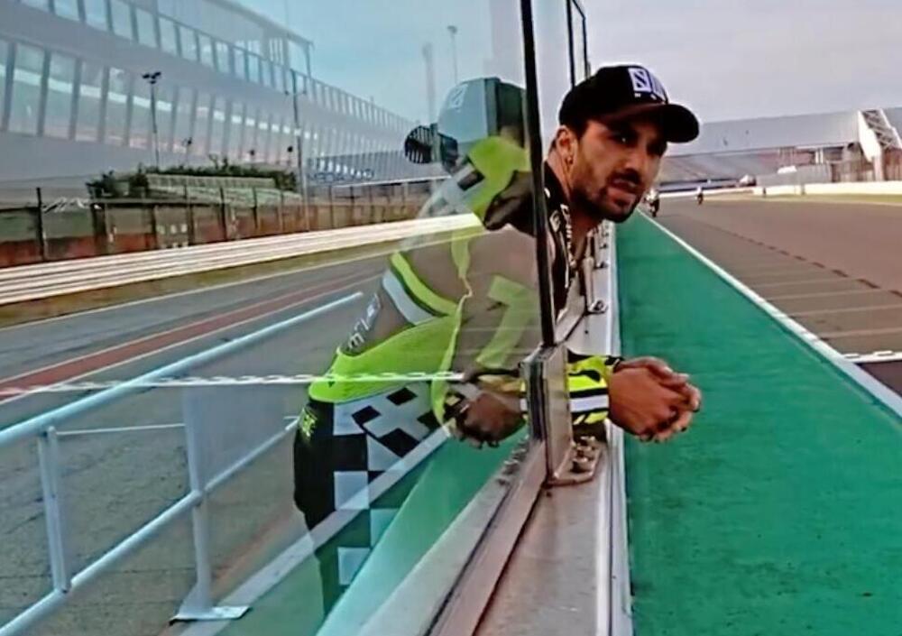 andrea iannone torna in pista ecco com e successo video mowmag com