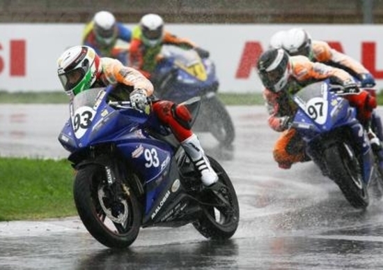 Nicola di Ragno conquista la Yamaha R125 Cup 2013 Nicola di Ragno conquista la Yamaha R125 Cup 2013