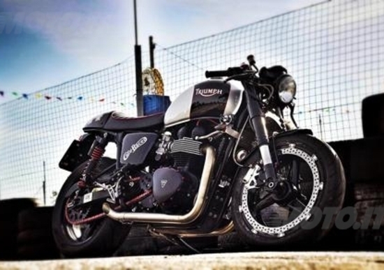 Show your Special. Triumph lancia la sfida tra i dealer per la special più bella Show your Special. Triumph lancia la sfida tra i dealer per la special più bella