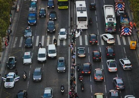 Stop alle auto termiche (e i camion) entro il 2035: New York segue la California Stop alle auto termiche (e i camion) entro il 2035: New York segue la California