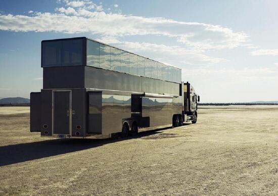 Il camper da record di Will Smith è un trionfo del lusso da 2,5 milioni di dollari Il camper da record di Will Smith è un trionfo del lusso da 2,5 milioni di dollari