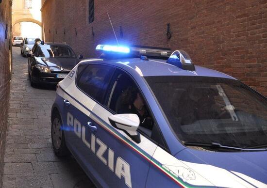 Siena: incendia scooter del fidanzato per gelosia, denunciata Siena: incendia scooter del fidanzato per gelosia, denunciata