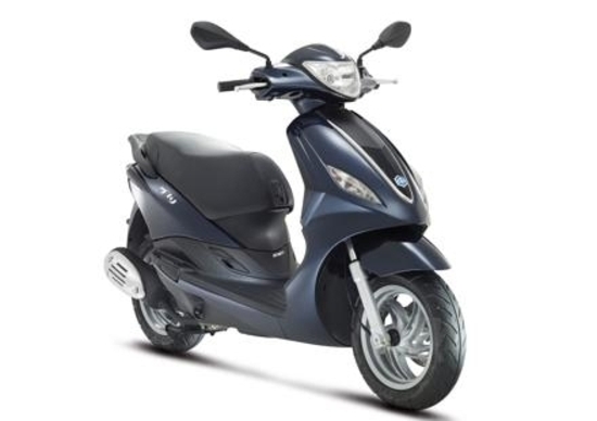 EICMA 2013. Piaggio Fly 50 e 125cc EICMA 2013. Piaggio Fly 50 e 125cc