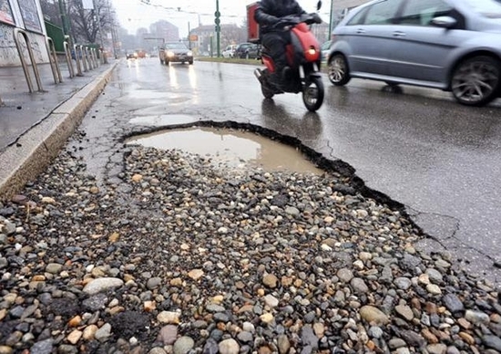 Buche killer: a Roma condannati due dirigenti comunali Buche killer: a Roma condannati due dirigenti comunali