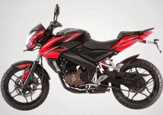 Nuovo modello (in India) per la Bajaj Pulsar 200. Andrebbe bene anche da noi? Nuovo modello (in India) per la Bajaj Pulsar 200. Andrebbe bene anche da noi?