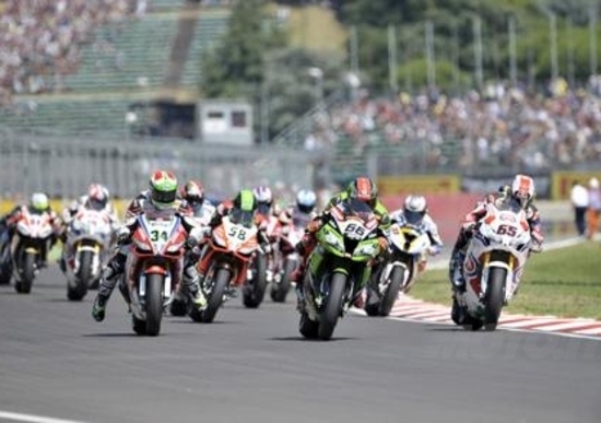 SBK 2014. Cambiano piloti, regolamento e piste SBK 2014. Cambiano piloti, regolamento e piste