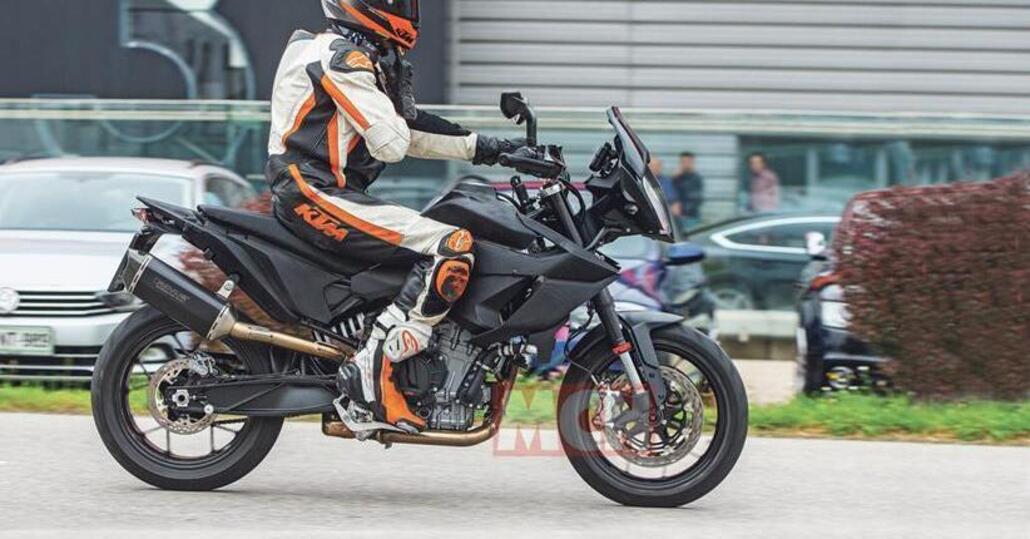 KTM 890 SMT in arrivo?