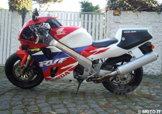 Le Belle e Possibili di Moto.it: Honda RC45 Le Belle e Possibili di Moto.it: Honda RC45