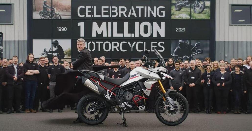 Triumph: la moto numero 1.000.000 e il 120° anniversario