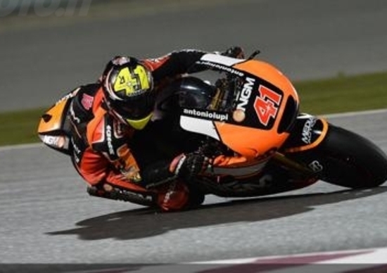 MotoGP. Espargaro è il più veloce nel 1° turno di prove libere in Qatar MotoGP. Espargaro è il più veloce nel 1° turno di prove libere in Qatar