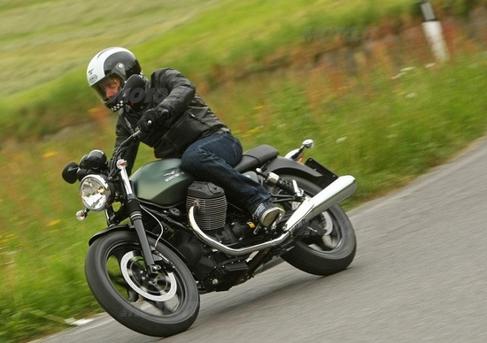 Moto Guzzi V7 2014 Stone, Special e Racer Moto Guzzi V7 2014 Stone, Special e Racer
