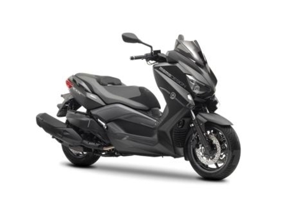 Yamaha presenta il nuovo X-Max 400 MomoDesign Yamaha presenta il nuovo X-Max 400 MomoDesign