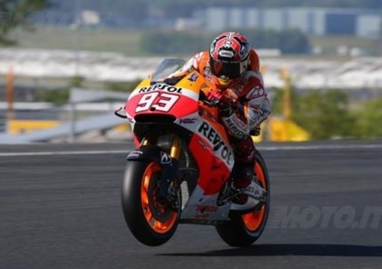 Marquez stacca il miglior tempo nel warm up Marquez stacca il miglior tempo nel warm up
