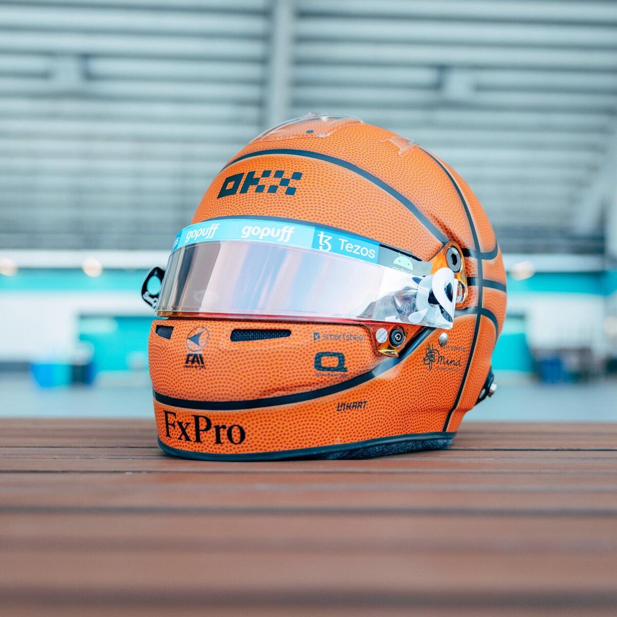 F1, il casco di Norris per Miami è un omaggio alla NBA - Formula 1 -  Automoto.it