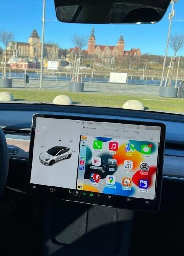 Tesla: puoi avere Android Auto e Apple CarPlay (con un tarocco)