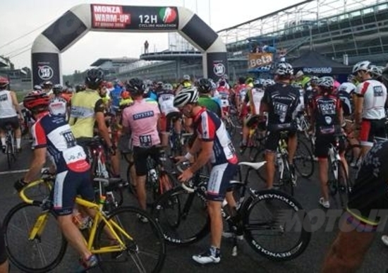 12 Ore Cycling Marathon: sulla pista di Monza dal tramonto all’alba 12 Ore Cycling Marathon: sulla pista di Monza dal tramonto all’alba