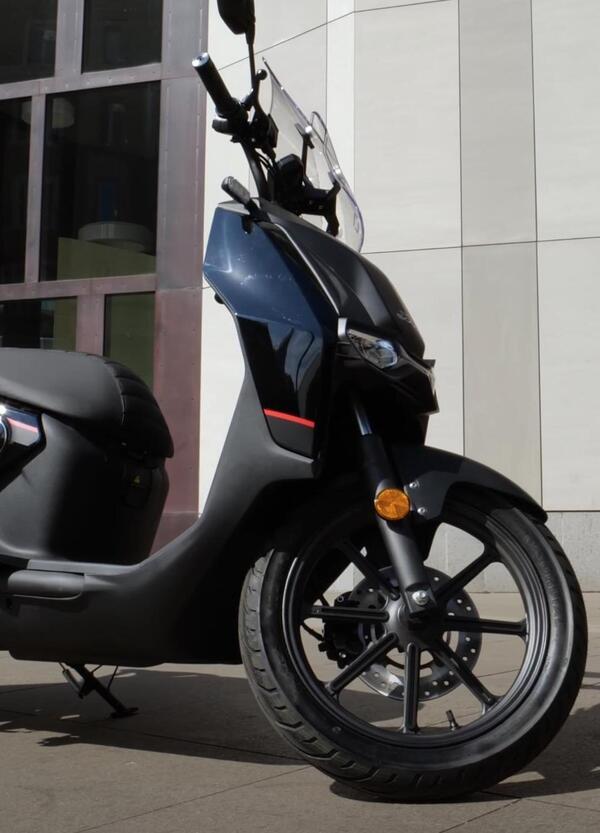 Vmoto Super Soco CPX. Quello che non ti aspetti da uno scooter