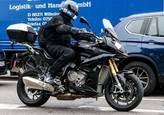 BMW S 1000XR, nuove immagini della Crossover tedesca BMW S 1000XR, nuove immagini della Crossover tedesca
