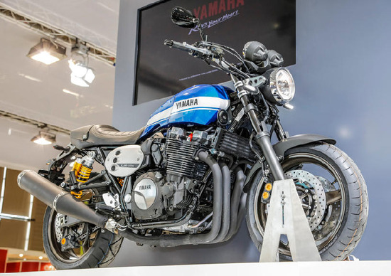 Yamaha XJR 1300 e XJR 1300 Racer 2015 Yamaha XJR 1300 e XJR 1300 Racer 2015