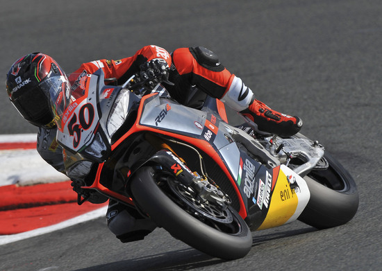 Guintoli in testa alle prove SBK a Magny-Cours Guintoli in testa alle prove SBK a Magny-Cours