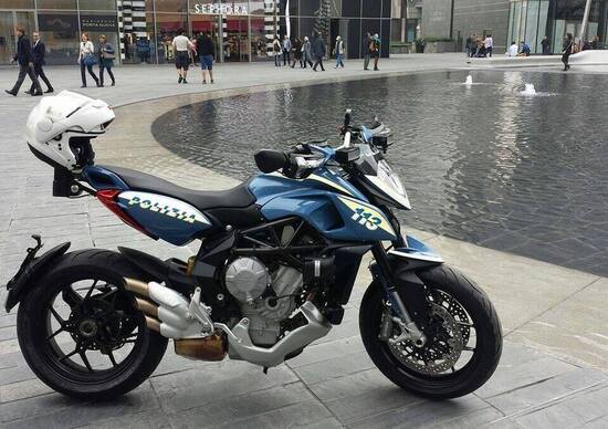 MV Agusta Rivale 800 in dotazione alla Polizia di Stato MV Agusta Rivale 800 in dotazione alla Polizia di Stato