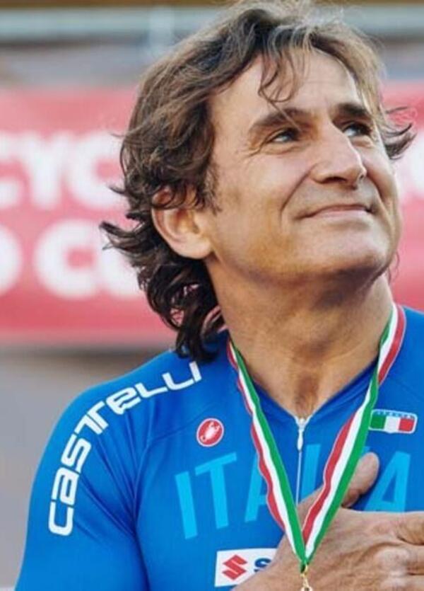 Alex Zanardi trasferito in clinica dopo l’incendio nella sua villa: danneggiati i macchinari che lo tengono in vita