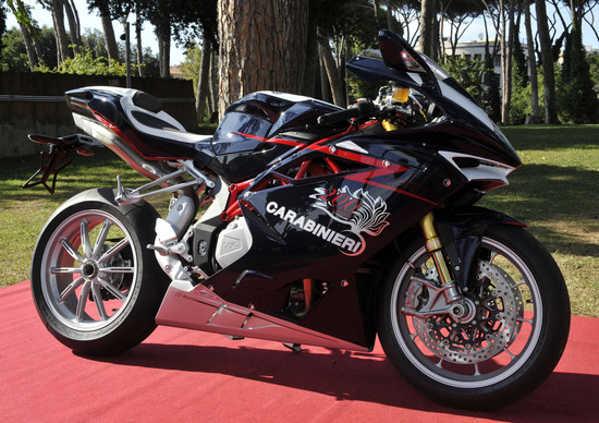 Una MV Agusta F4RR per l’Arma dei Carabinieri Una MV Agusta F4RR per l’Arma dei Carabinieri