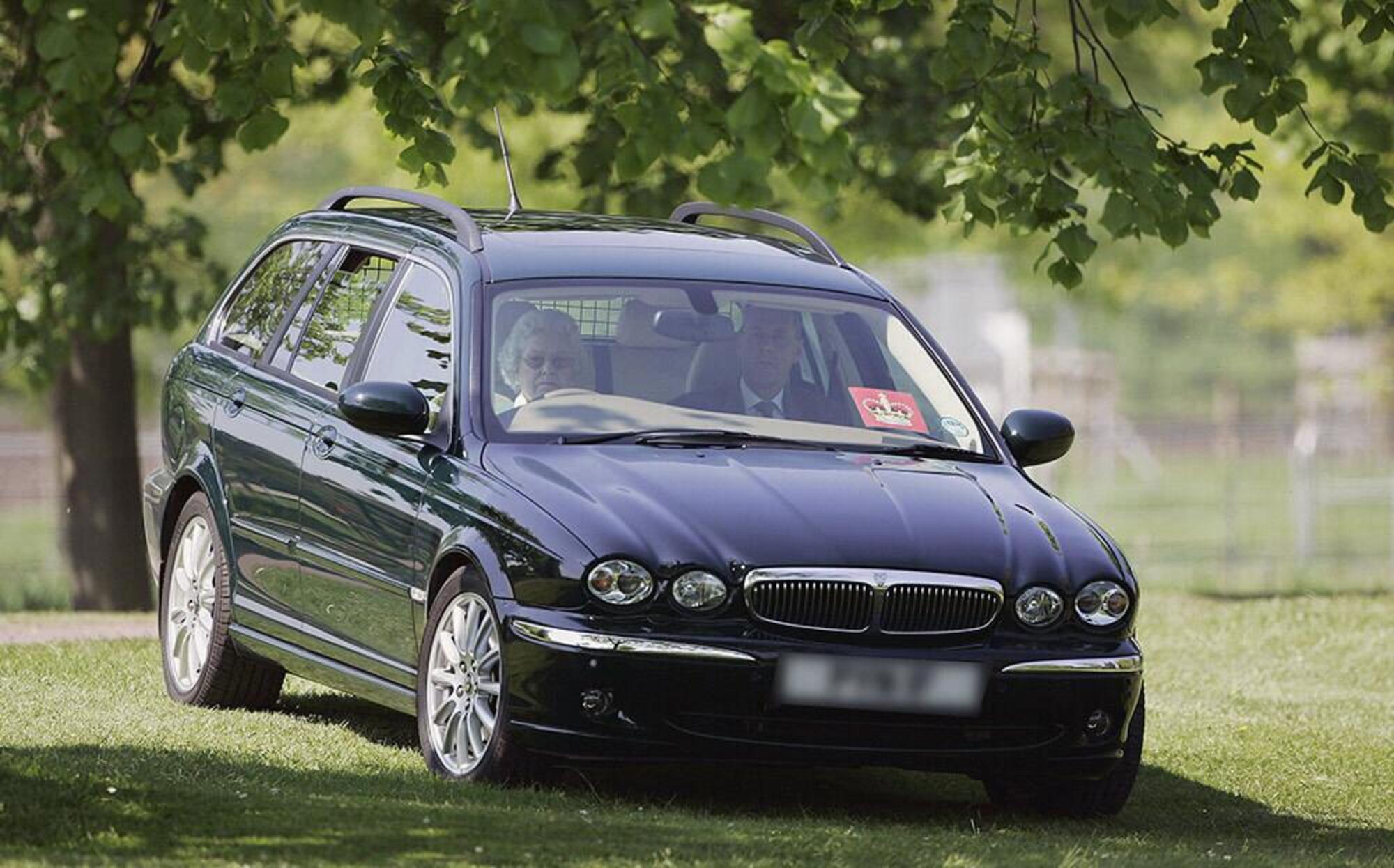 auto regina Elisabetta Jaguar X-Type Estate