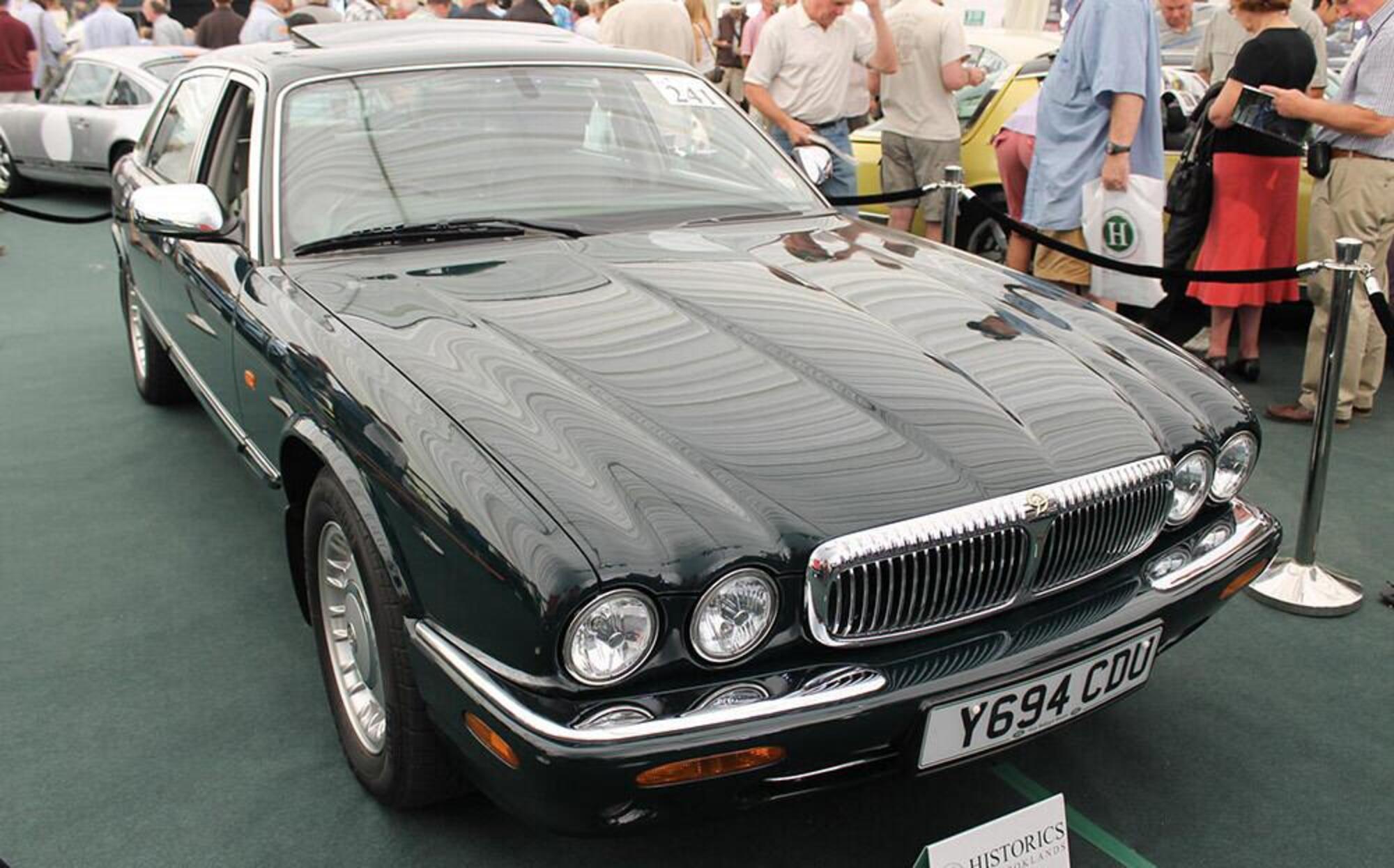 auto regina Elisabetta Daimler Super V8 LWB