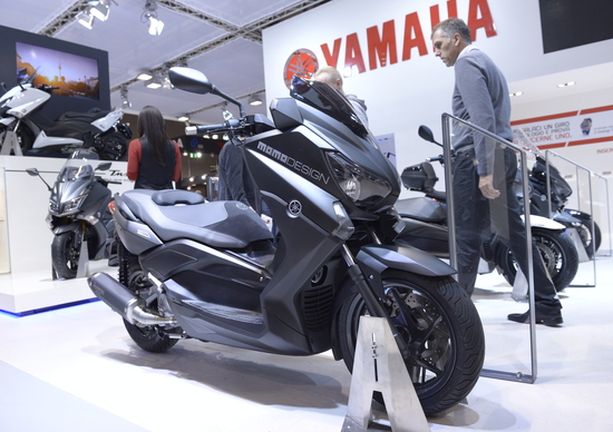 Yamaha X-MAX 125 e 250 Momodesign Yamaha X-MAX 125 e 250 Momodesign