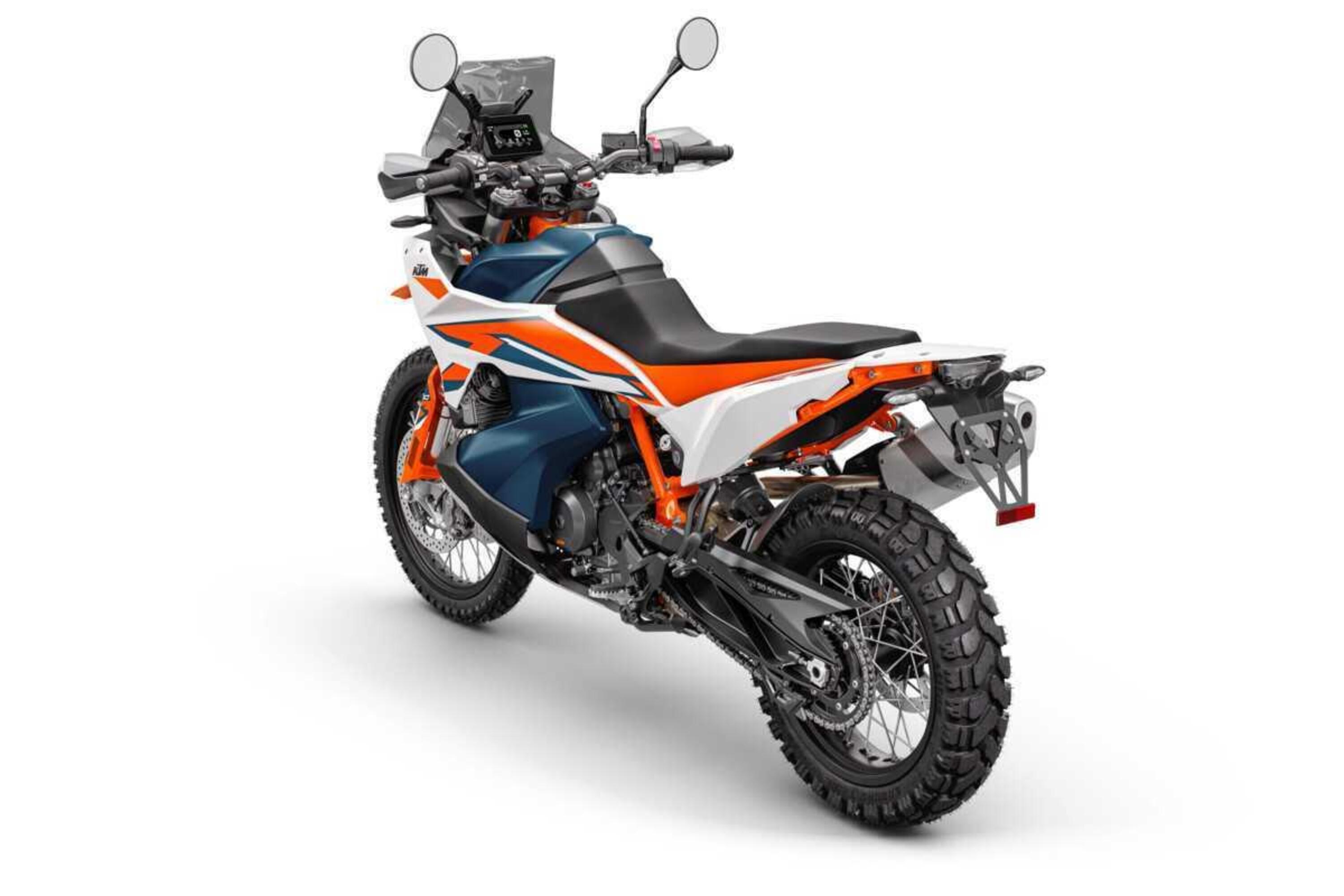 KTM 890 Adventure R 2023. Vediamo come cambia News Moto.it