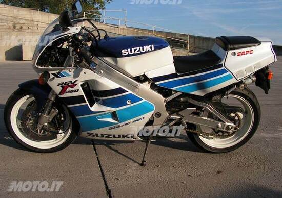Le Belle e possibili di Moto.it: Suzuki RGV 250 Le Belle e possibili di Moto.it: Suzuki RGV 250