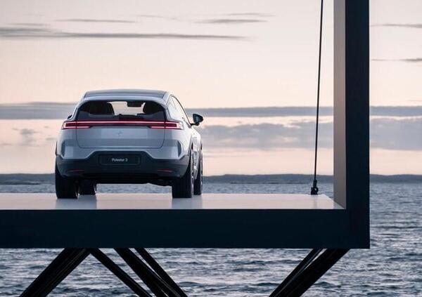 Polestar 3, lultimo teaser della berlina elettrica in presentazione a ottobre